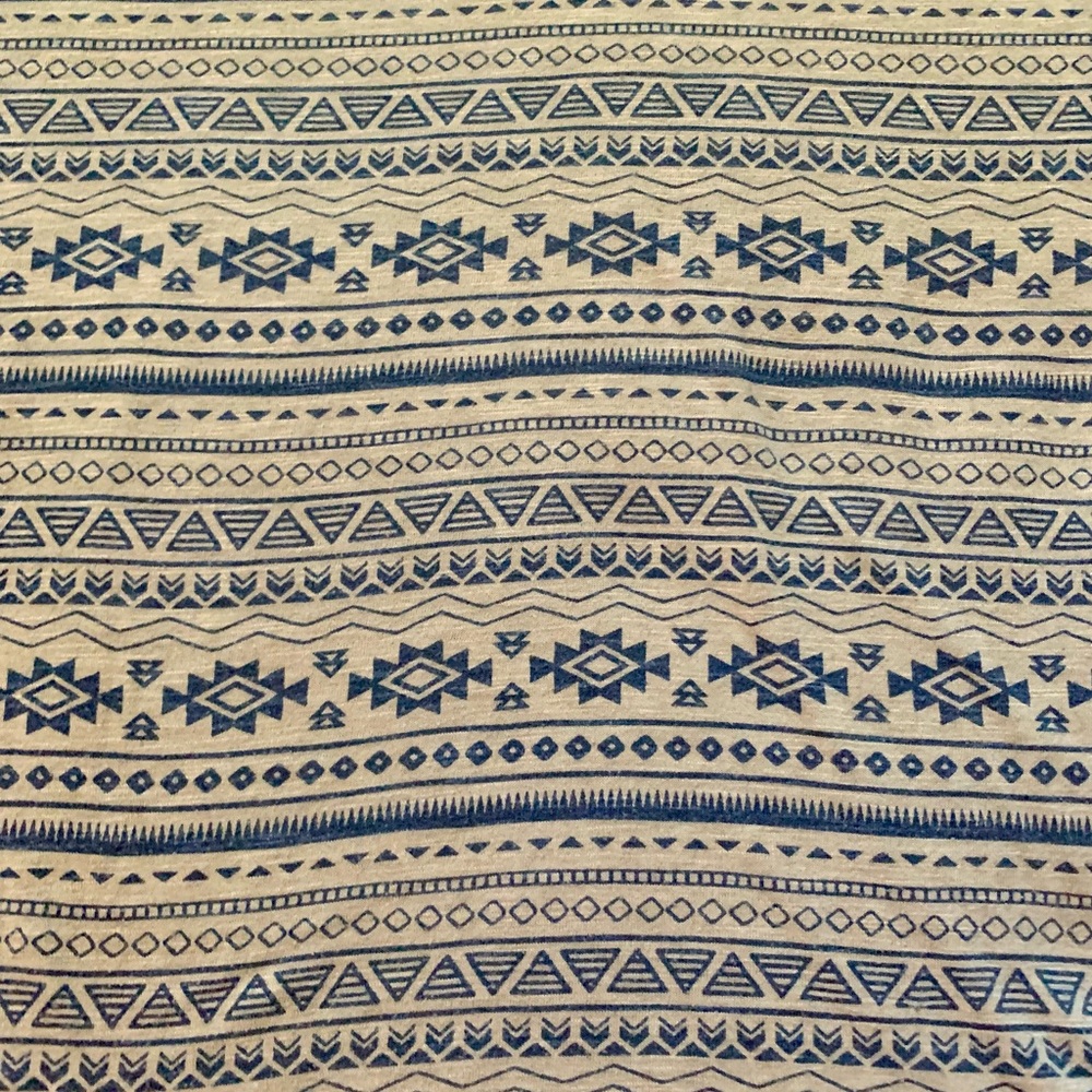 Carbon Geometric Patterned Short Sleeve Top- Size Men’s S - Picture 3 of 8